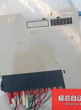 白色OMRON品牌电子模块，型号C200H-ID162。外-议价