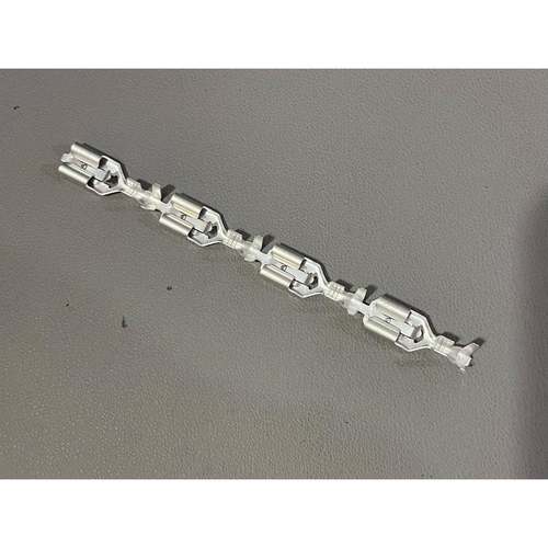 6.3连带带锁插簧 250插簧带锁扣 直模连绕端子 0.4MM厚 一卷5千只