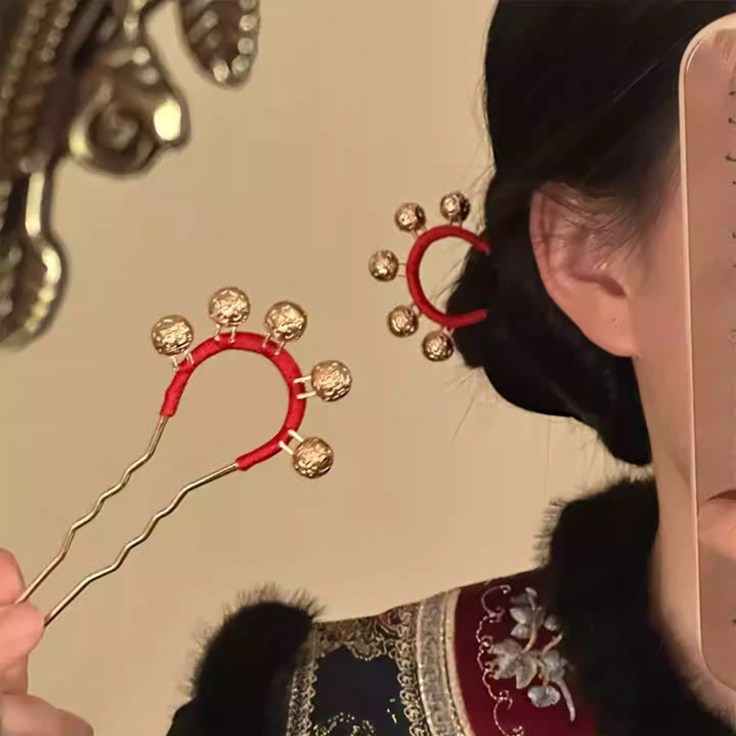 古风红绳铃铛发钗民族风掩鬓头饰U钗富贵红色发簪新年配饰头饰品,饰品/流行首饰/时尚饰品新,民族风发饰,淘宝优惠券,粉丝福利购,淘宝优惠卷