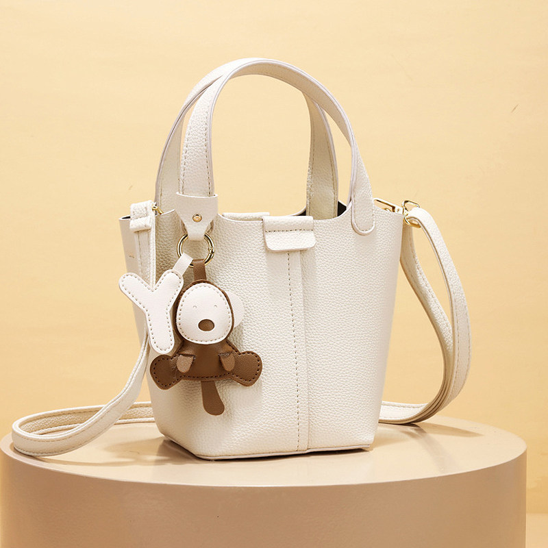 包包女包2023新款斜挎包水桶包软皮小包包学生斜挎包可爱小包包潮,箱包皮具/热销女包/男包,水桶包,淘宝优惠券,粉丝福利购,淘宝优惠卷