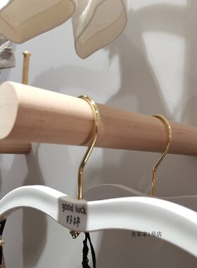 实木挂钩童装店内衣店装修挂墙钩服装店陈列展示架上墙挂钩展示架