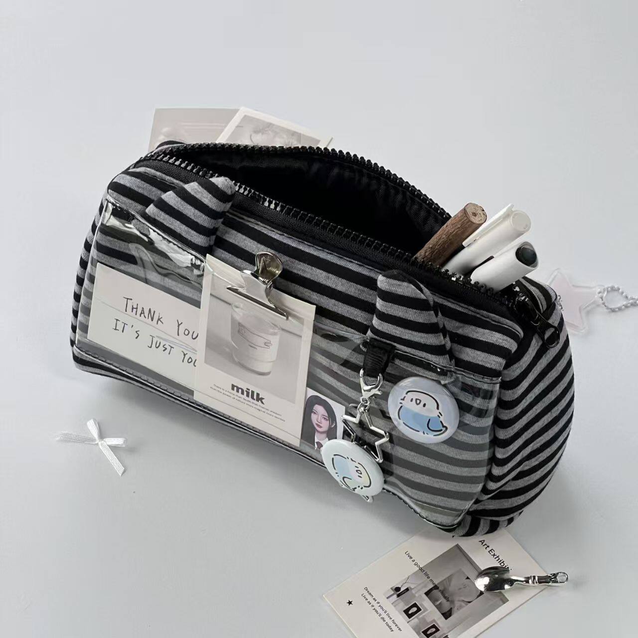 韩系ins恶魔条纹笔袋高颜值大容量学生文具收纳袋铅笔哥特风笔袋.