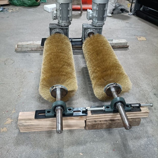 B800/1000/1200mm电动滚刷清扫器尼龙钢丝旋转扫料器矿用防爆耐磨