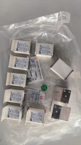 RS306-000-EV32A中熔熔断器