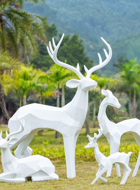 户外园林景观小品几何玻璃钢梅花鹿雕塑售楼部草坪麋鹿装饰大摆件