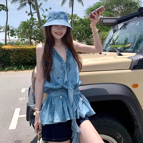 纯欲辣妹挂脖露背上衣女法式气质设计感收腰复古背心衬衫夏季新款
