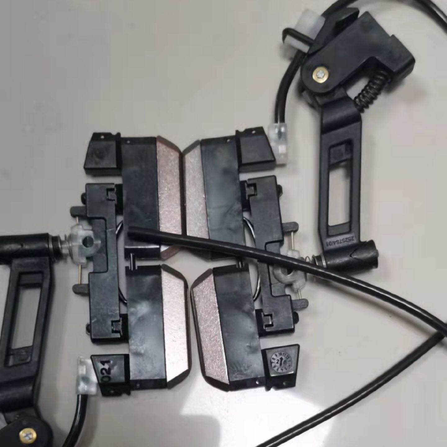 议价DV- SMDA45/100-DW55 0103810法勒集电器全新原装正品 - 实物图