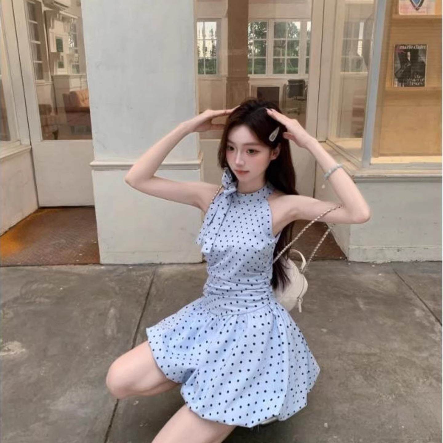 法式蓝色波点绑带挂脖连衣裙女装夏季海边度假辣妹收腰花苞短裙子