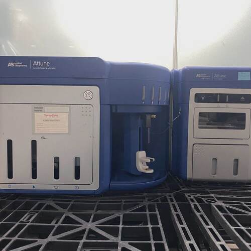 Applied Biosystems Attune Autosampler  Acoustics Focusing Cy