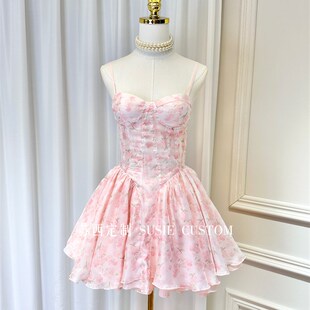 法式小众设计款带胸垫收腰四层蓬蓬裙摆短款碎花印花珠光料连衣裙