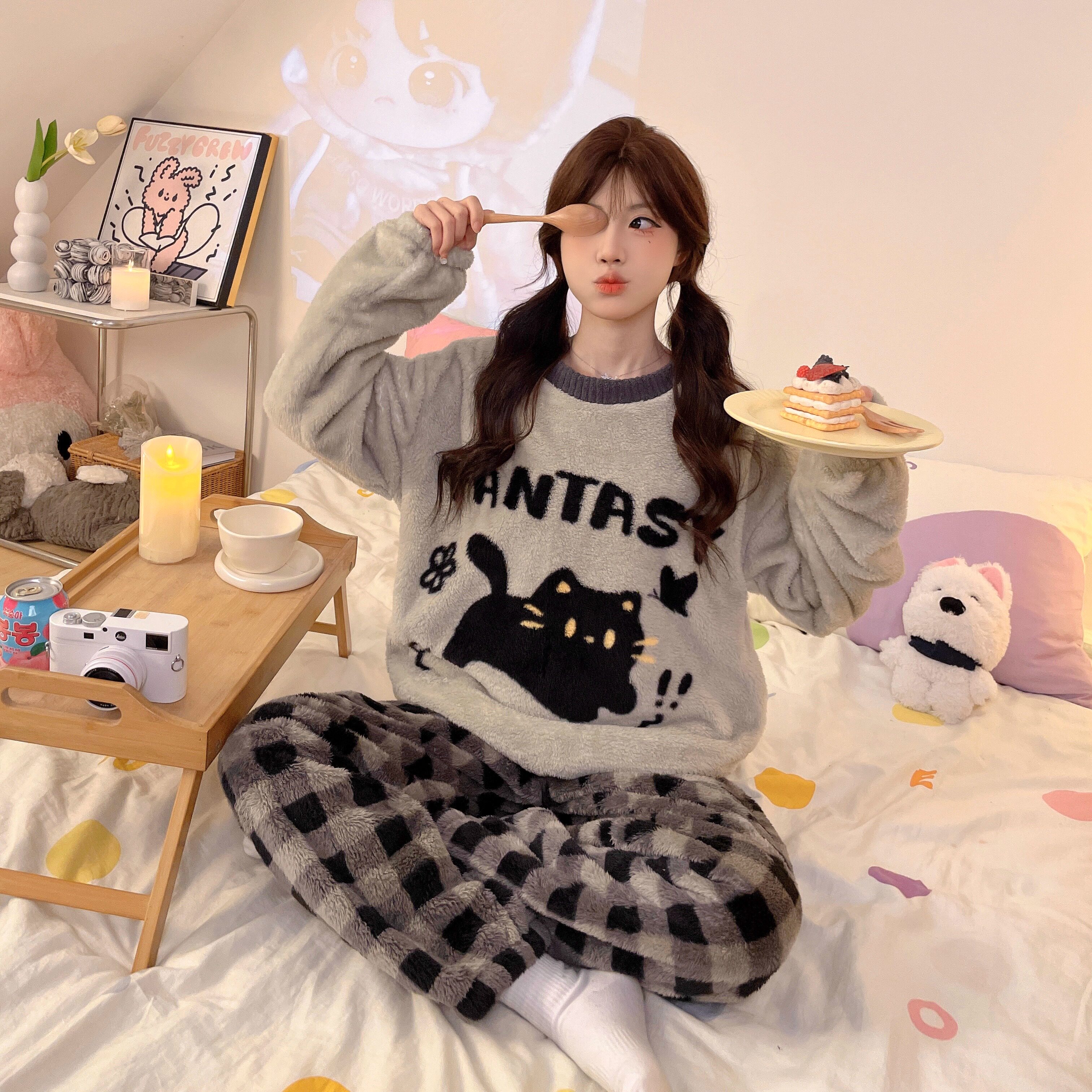 冬季新款卡通黑猫法兰绒睡衣女加绒加厚可爱套头圆领家居服可外穿