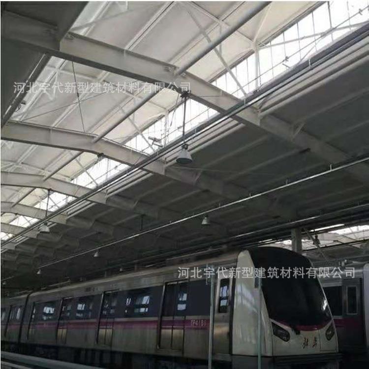 新疆伊宁厂家直供钢骨架轻型板钢边框发泡混凝土芯材厂房屋面板