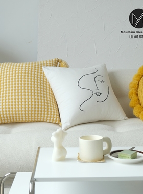 设计黄色抱枕ns风靠民宿靠垫人脸绣花客厅沙发靠