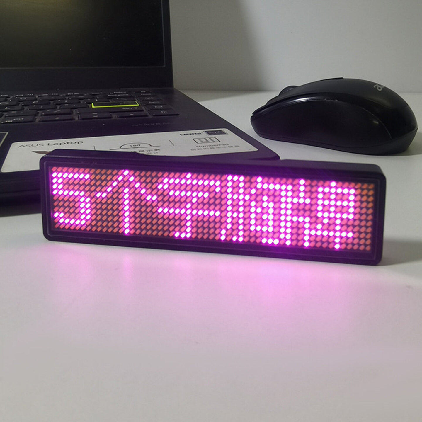 led胸牌滚动电子显示屏发光工牌定制胸卡助教KTV工号工作灯牌定做