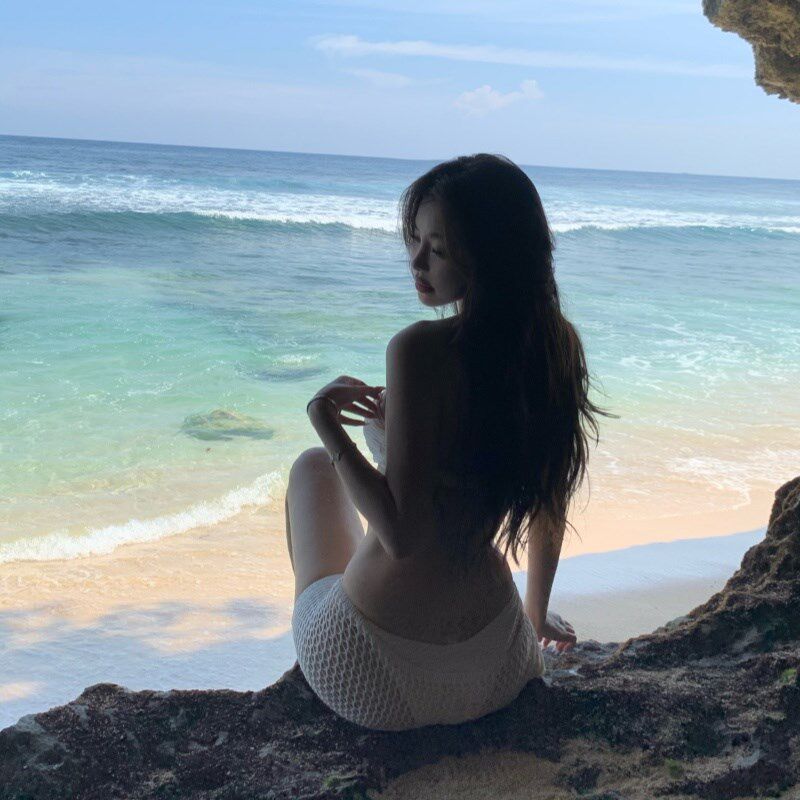 罗卡艺泳衣高级感沙滩海边度假风纯欲性感显瘦长裙白色分体比基尼