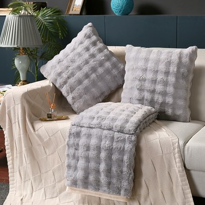 纯色加大加厚兔毛绒抱枕被子二合一 素色仿皮草多功能盖毯披肩毯