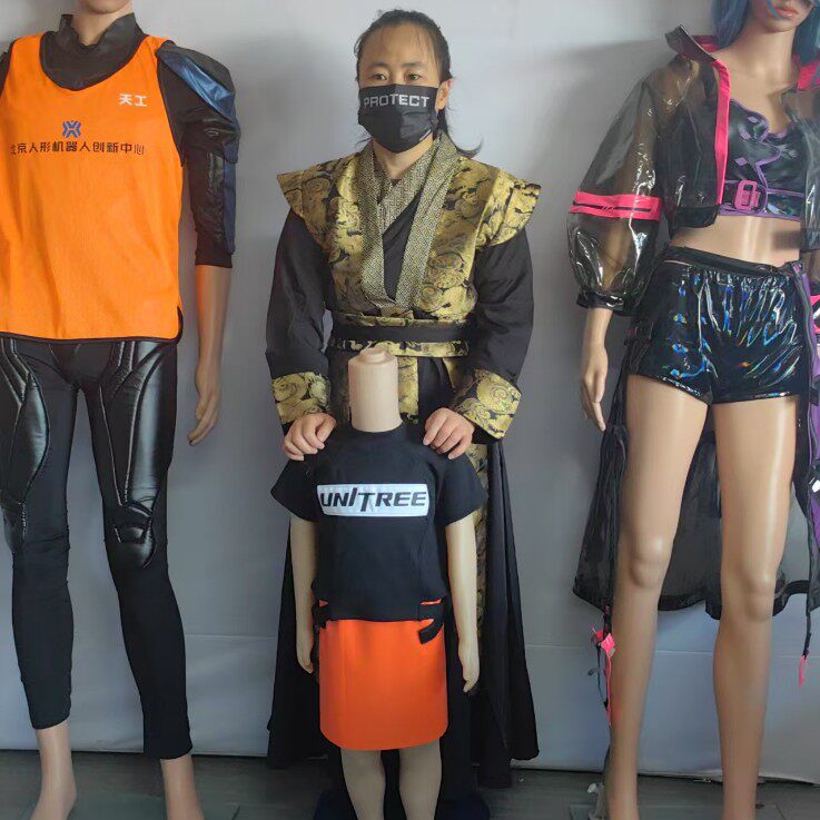 人形机器人国风唐装汉服套装复古服饰智能场景配置图片