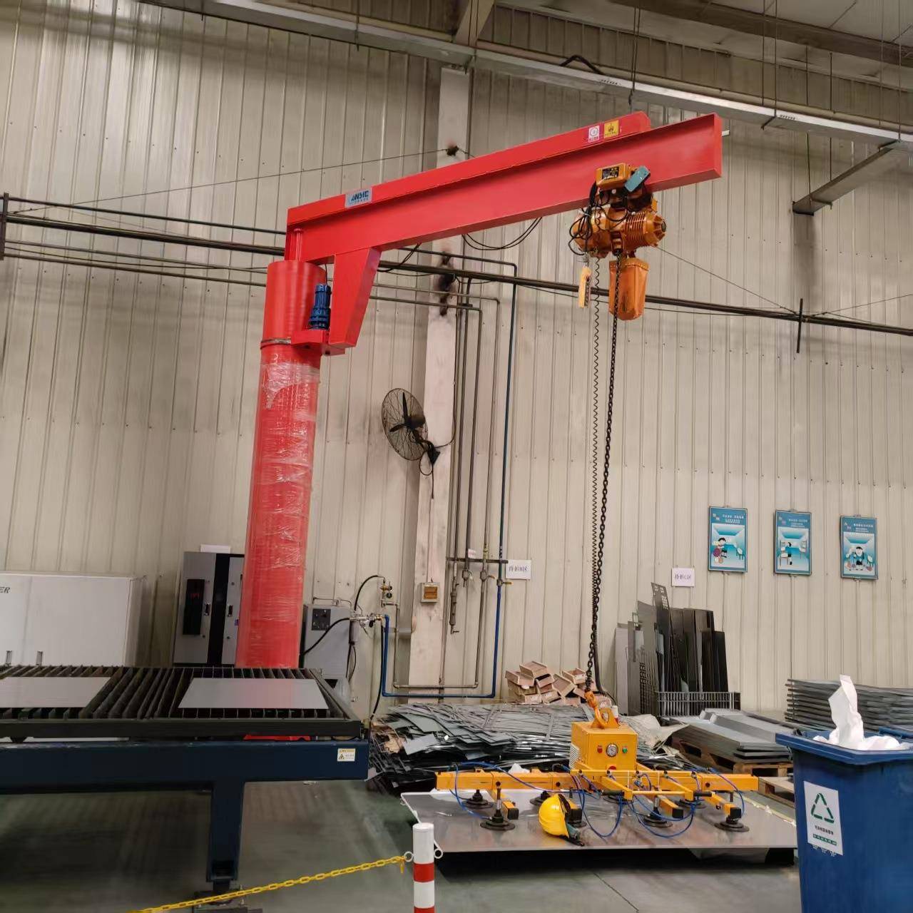 悬臂吊厂家直销1吨2吨吨单臂吊无线遥控器60度旋转墙壁吊起重机