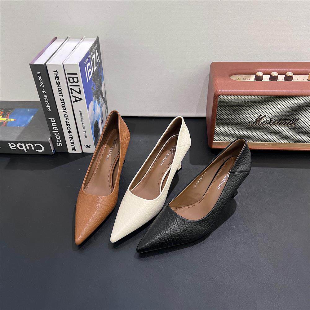 法式尖头细跟高跟鞋女2026春新款浅口单鞋百搭气质名媛风职业女鞋