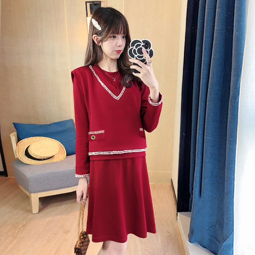 孕妇装秋冬款2021新款上衣冬季两件套新年时尚网红套装哺乳连衣裙
