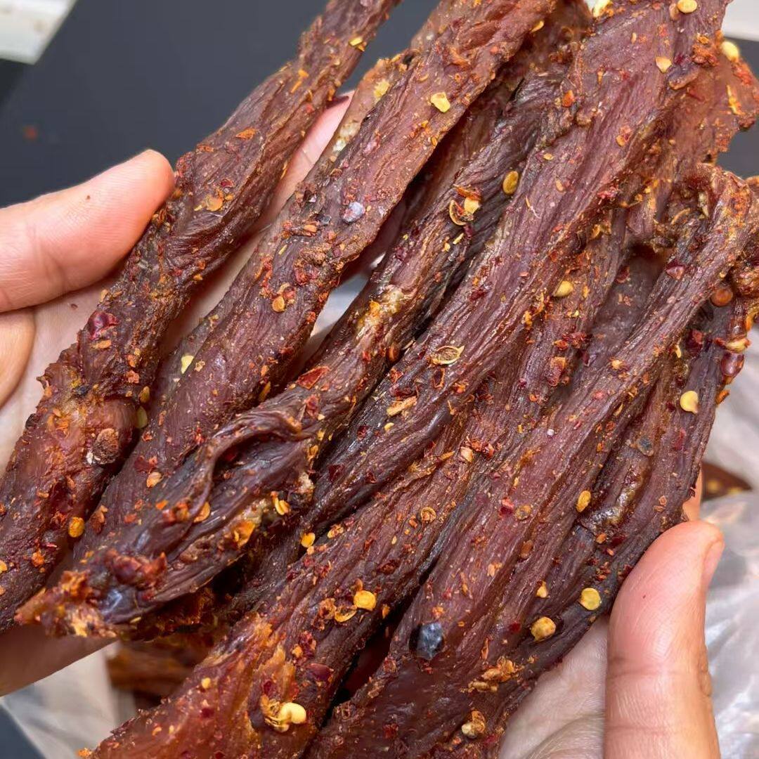 云南牛肉干巴德宏傣味香辣牛肉干巴黑涮涮辣手撕干巴即食火烧干巴