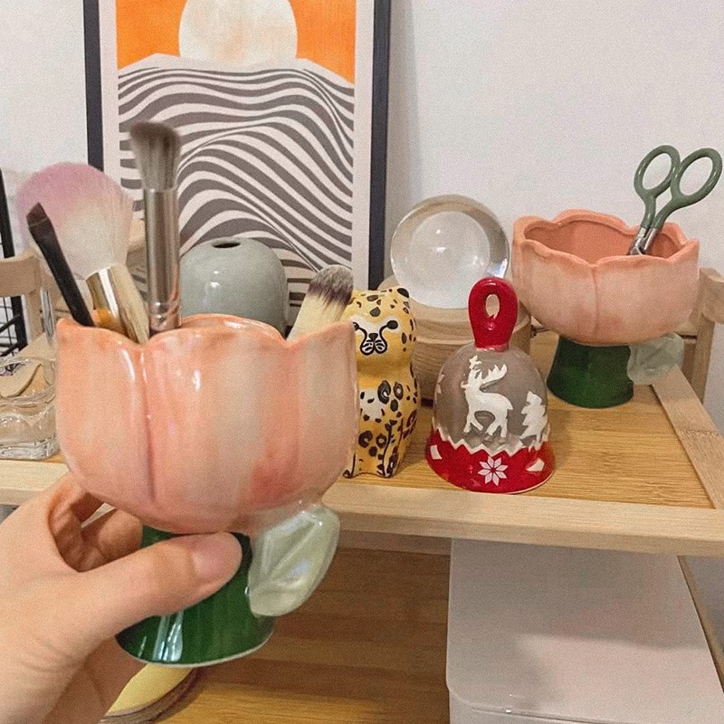 创意ns梳妆台陶瓷化收纳桶笔筒桌面玄关装饰插花花瓶
