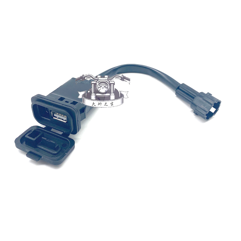 春风450sr充电接口23款250sr充电器XO狒狒800NK手机充电USB转接口