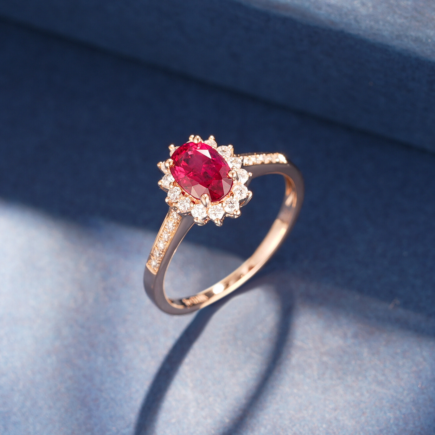 私意珠宝天然彩宝鸽血红红宝石戒指18k金镶钻石定制首饰戴妃款