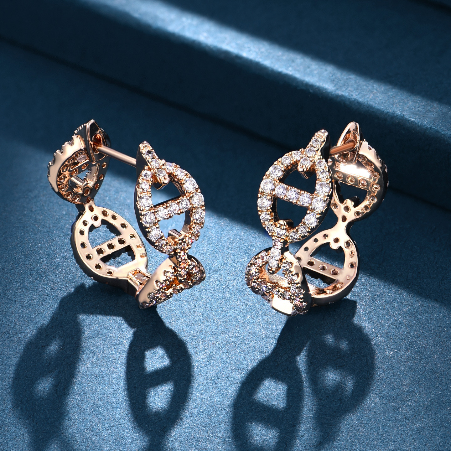 私意珠宝 18K金镶钻石经典耳环定制首饰镂空耳饰女