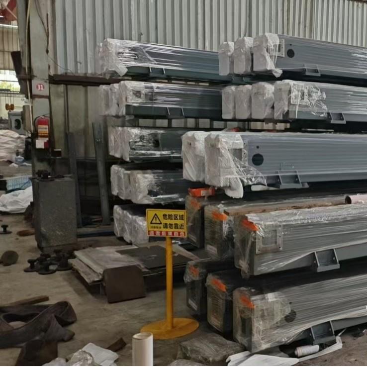 东莞大型机械加工机器人第七轴地轨底座16.5米机架下料焊接加工