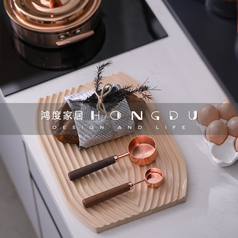 样板房间厨房整体橱柜饰品摆件软装搭配套装不锈钢锅具砧板装饰画