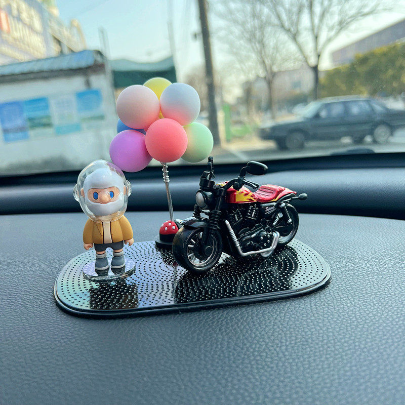 可爱男朋友车内饰品摩托车摆件汽车中控台装饰网红潮卡通手办礼品,汽车用品/电子/清洗/改装,摆件,淘宝优惠券,粉丝福利购,淘宝优惠卷