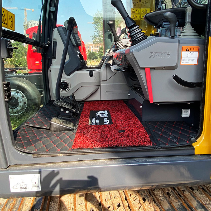 徐工挖掘机脚垫XE75/60/55/135/205/210/215/装载机LW500HV脚踏垫