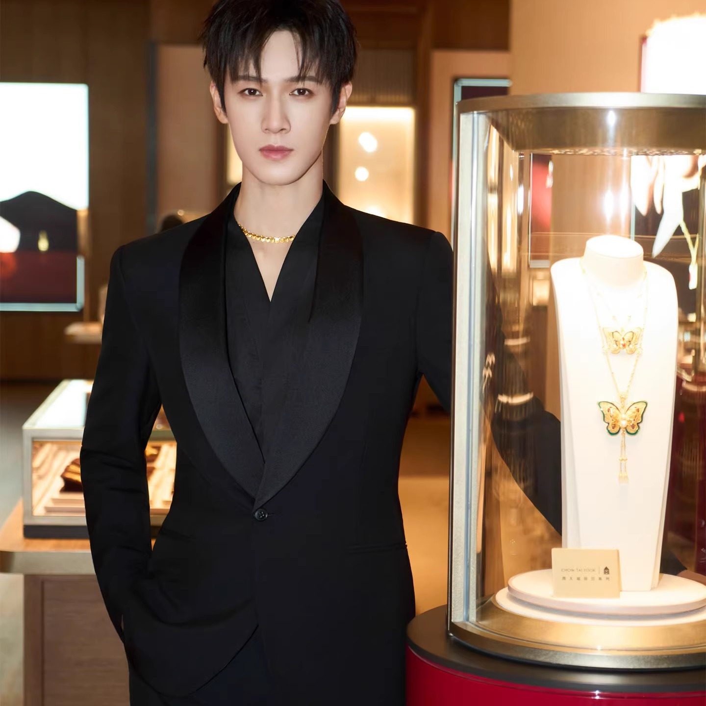 李昀锐明星同款黑色青果领西装男士商务风高级感时尚晚宴西服外套