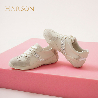 哈森复古拼接时尚德训鞋女春季新款百搭舒适平底休闲鞋HCS250303