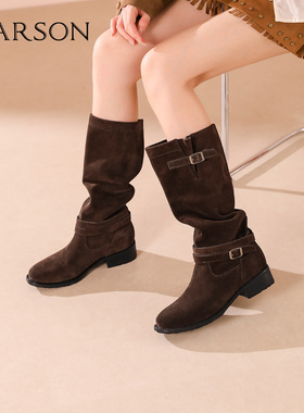 哈森骑士靴绒面长筒靴2025冬季新款粗跟皮带扣显瘦长靴女HA252506