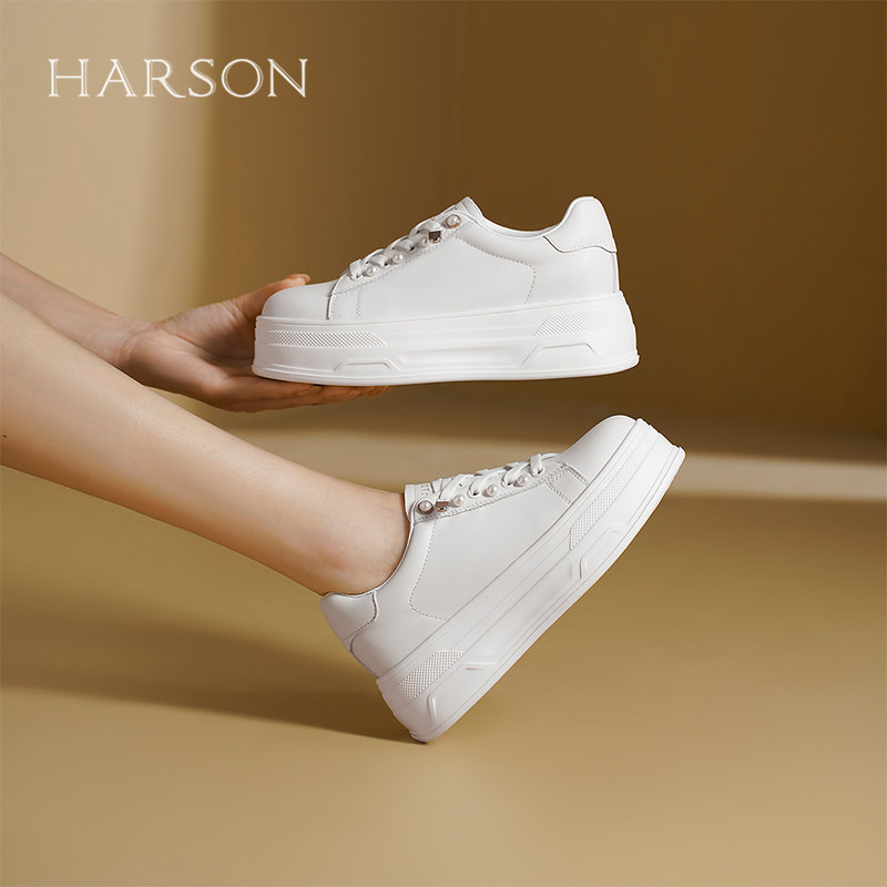 哈森小白鞋2025新款休闲板鞋厚底运动珍珠女鞋小个子HWCL250101