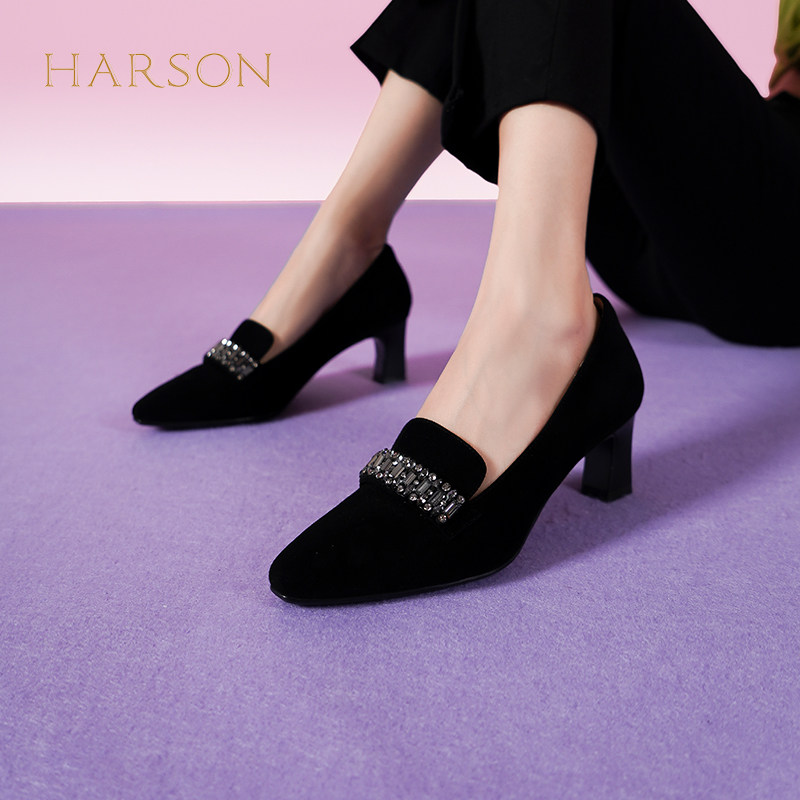 哈森新款黑色绒面水钻高跟鞋通勤一脚蹬中口单鞋2026新款HS237905