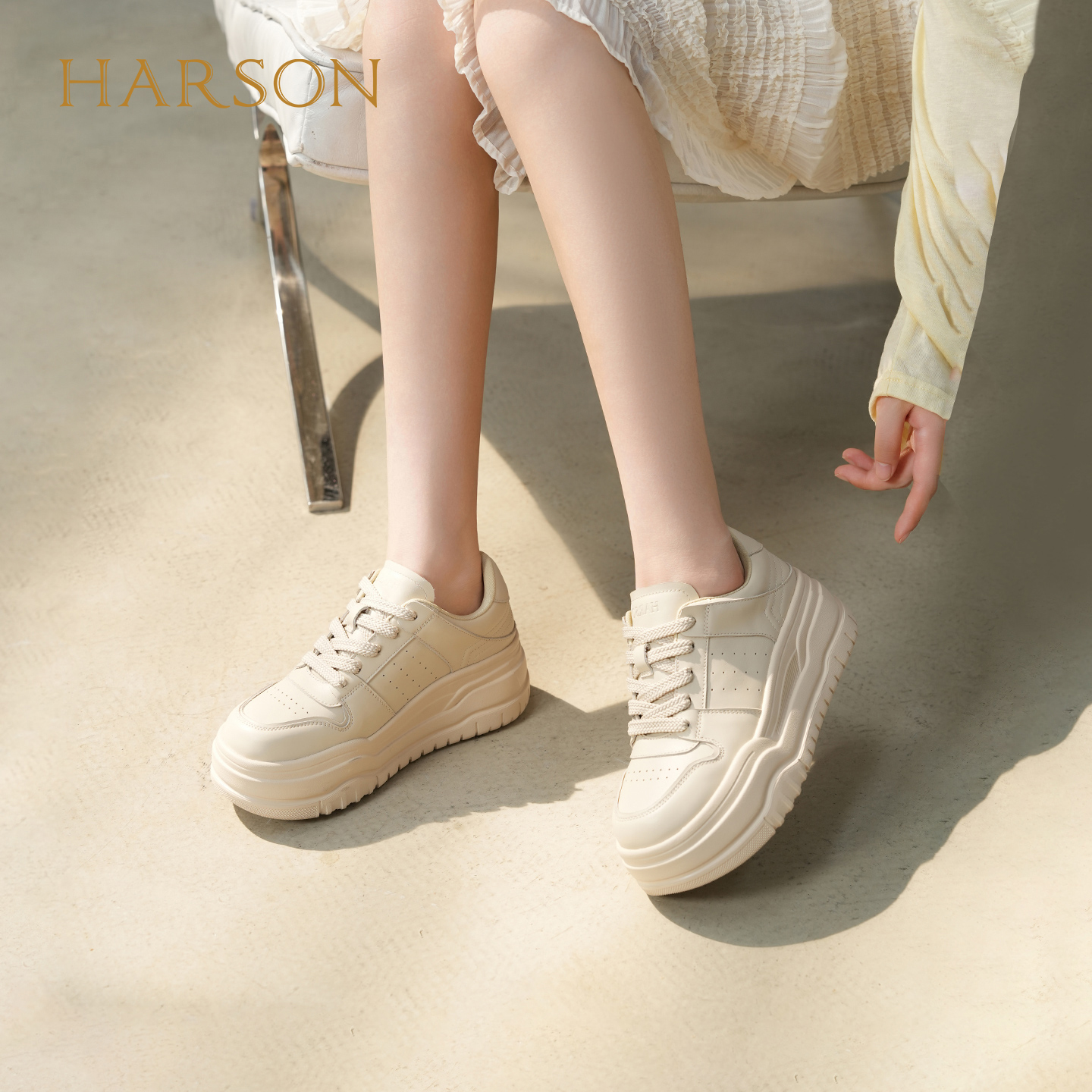 哈森2025秋新款厚底增高小白鞋百搭休闲运动板鞋松糕底HWCL250125