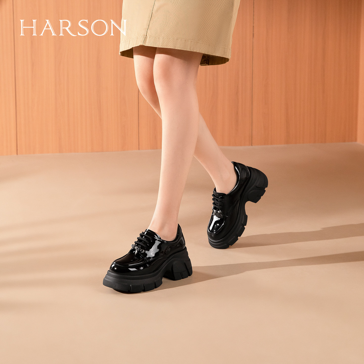 哈森时尚真皮亮面乐福鞋女厚底增高百搭时装单鞋2026新款HL267101