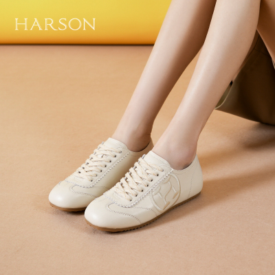哈森复古平底休闲鞋春季新款百搭德训鞋时尚运动女鞋HCM256502