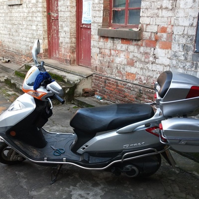 通用型踏板车边箱  电动车侧挂箱  摩托车边箱  大号 尾箱 后备箱