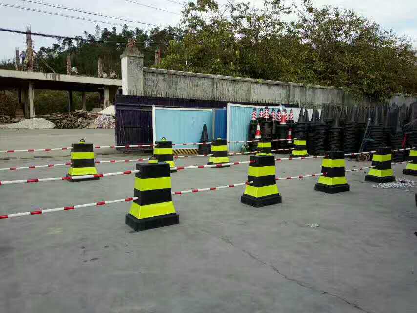 隔离墩 黄黑塑料水马 堆叠式水马 抗风12级 反光防撞墩水马