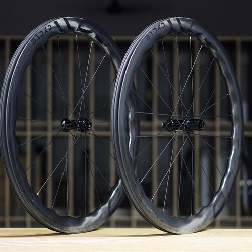 0011  R1W波浪圈公路轮组碳纤维中锁超轻碳轮