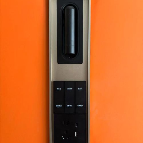 酒店家装软包床屏床头开关插座铝合金喷I砂一体成型金属底板装饰