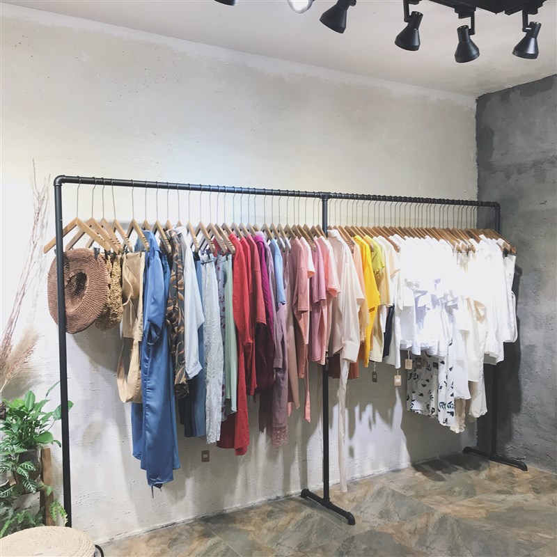 服装展示架黑色铁水管龙门架特卖场简易挂衣架可拆装黑色复古货架