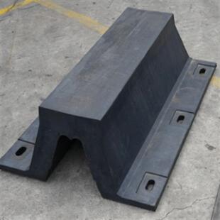 山东明投机械橡胶护舷拱形船用桥墩防撞DA护舷港口橡胶防撞块