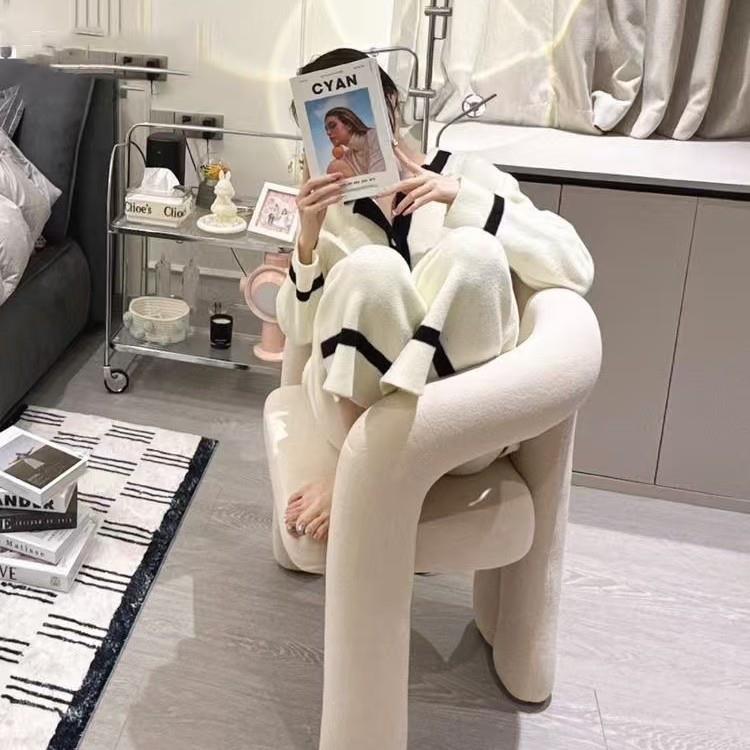 网红化妆凳子设计师现代简约卧室家用轻奢梳妆靠背梳妆台椅子奶油