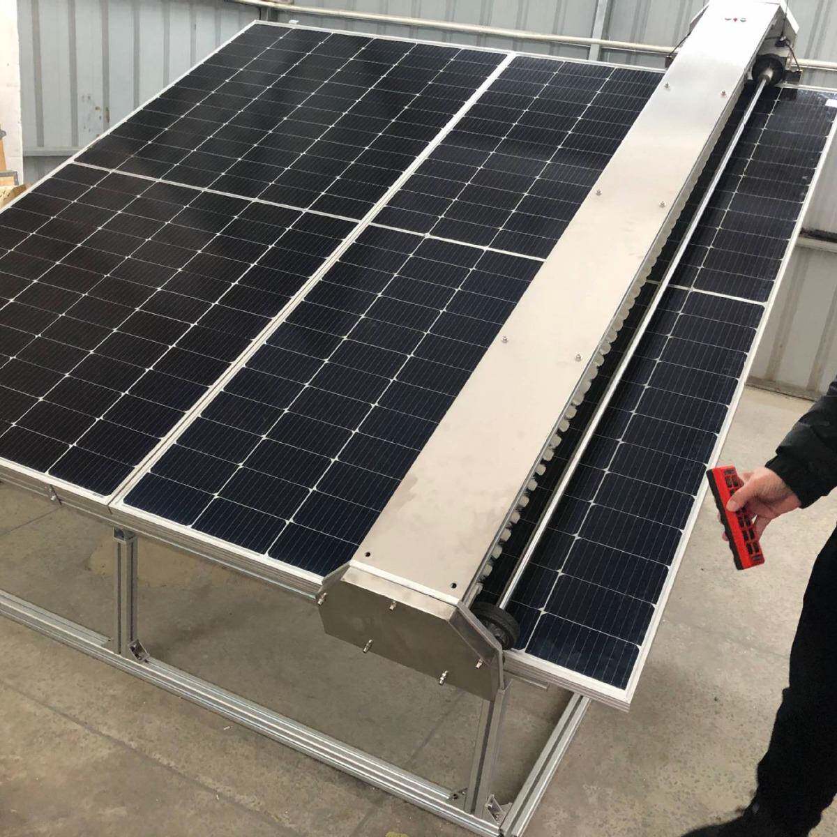 干挂式光伏板清洗设备全自动光伏板清洗机器人屋顶光伏清洗机