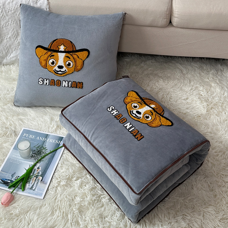 抱枕被子两用枕头珊瑚绒午睡毯子汽车上多功能个R性可爱三合一加